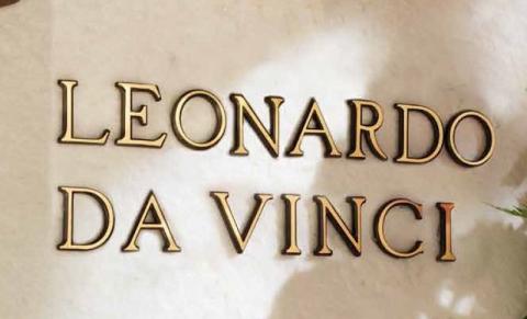 Inscripții, litere bronz și gravuri